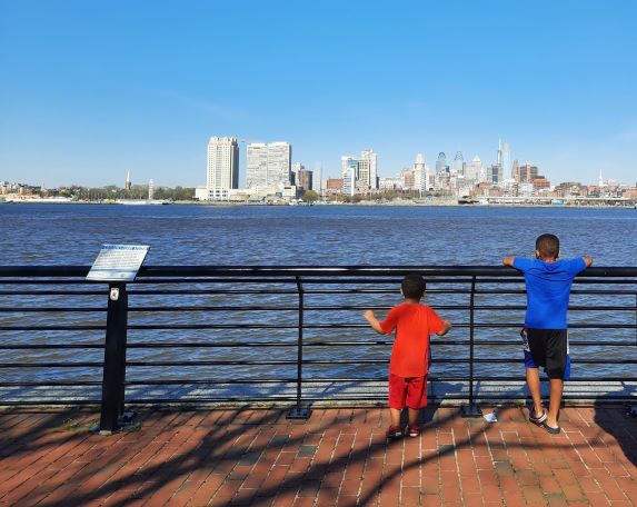 Philadelphia with kids- Philadelphia skyline from across the Delaware River in Camden, New Jersey