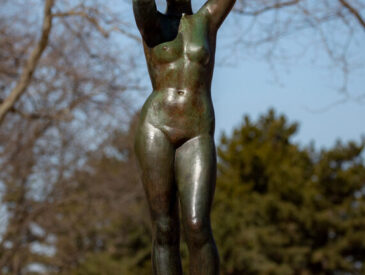 Maja naked nude woman lady statute art in Philadelphia