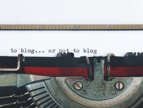 typewriter typing blog or not to blog