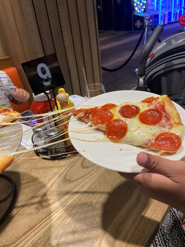 PIzza from Harvey's Wallbanger at the Kartrite Resort & Indoor waterpark