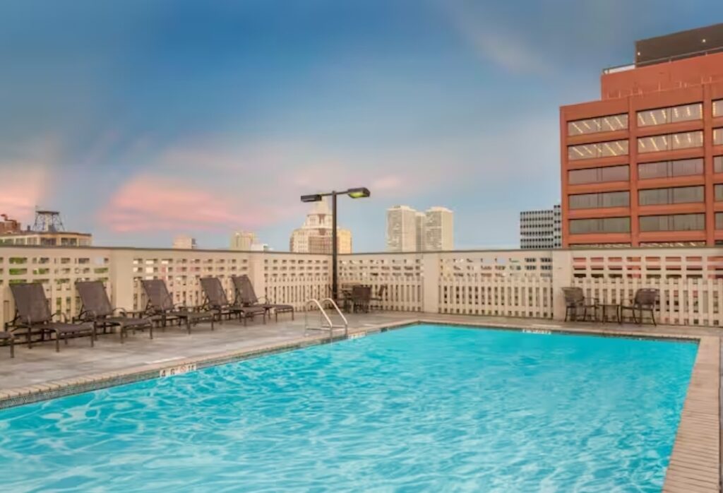 Philadelphia hotels with a pool- Wyndham Philadelphia Historic District